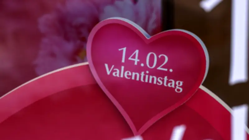 Brandenburgs Politiker erobern Social Media: Von Redmanns Valentinstag-Rebellion bis Wilkes Alltagseinblicke