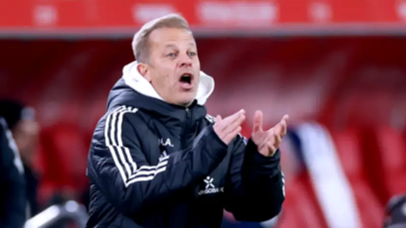 Fortuna Düsseldorf: Trainer Markus Anfang sagt Rosenmontagstraining ab – Karneval vor Fußball