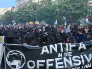 1. Mai-Demo in Berlin: Protestzug gegen nächtliche Park-Schließung am Görlitzer Park