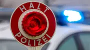 17-Jähriger flüchtet ohne Führerschein auf Motorroller vor Polizeikontrolle in Listerfehrda