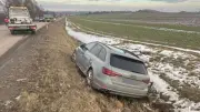 Audi landet nach Vorfahrtsmissachtung im Graben bei Thale-Nord – Polizei klärt Unfallursache