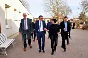 Bildungsminister Riedel besucht Problem-Grundschule in Köthen - Öffentlichkeit ausgeschlossen