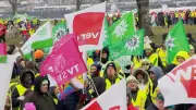 Bis zu 16.000 Demonstranten: Gewerkschaften fordern höhere Löhne und bessere Arbeitsbedingungen