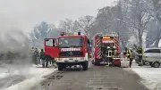 Brand in Staven bei Neverin: Ortsdurchfahrt voll gesperrt - Feuerwehr im Einsatz