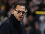 Chelsea-Trainer Rosenior fordert lebenslange Sperren für Rassismus im Fußball