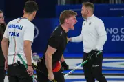 Deutsche Curling-Männer gewinnen spannendes Olympia-Duell gegen Italien in Cortina