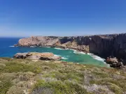 Deutscher Surfer an der Algarve tödlich verunglückt - Tourist weiterhin vermisst