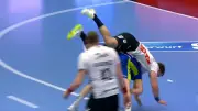 DHB-Kapitän mit spektakulärem Huckepack-Tor: Kurioser Höhepunkt in Handball-Bundesliga
