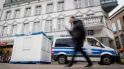 Ehrliche Finderin übergibt Bargeldsumme an Polizei auf gefährlichem Marienplatz in Schwerin