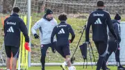 Eintracht-Coach Riera feuert vor Bayern-Kracher selbst im Training an