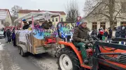 Feldberger Rosenmontagsumzug trotzt eisiger Kälte mit Winterkleidung und närrischer Feierlaune