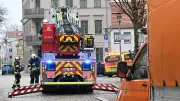 Feuerwehreinsatz mit Drehleiter verursacht Verkehrsbehinderungen in Ascherslebener Innenstadt