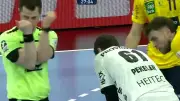 Fiese Szene im Handball: Nationalspieler Hendrik Pekeler blutüberströmt ausgewechselt