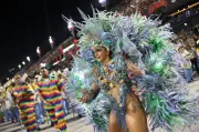 Karneval in Rio eröffnet mit spektakulären Umzügen im legendären Sambodrom