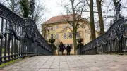 Karnevalsführung im Schloss Mirow: Verkleidete Kinder erhalten Überraschungen