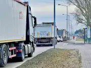 Lkw-Stau am Bernburger Stadtrand: Salzwerk-Verkehrschaos hält an