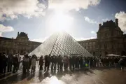 Louvre-Direktorin tritt zurück: Krisenmanagement im weltberühmten Museum auf dem Prüfstand