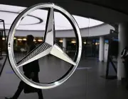 Mercedes-Benz nach Gewinneinbruch 2025: Strategiewechsel für die Zukunft