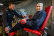 Mit 100 Jahren an der Beinpresse: Rudi ist der Star im Fitnessstudio