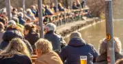 München begrüßt den Frühling: Biergartenwetter lockt ins Freie