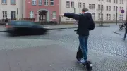 Neubrandenburgerin fordert Maßnahmen gegen rücksichtslose Rad- und E-Scooter-Fahrer