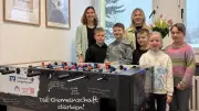 Neuer Tischkicker begeistert Hayner Grundschüler - Ehemaliger Kopierraum wird zum Fußballzimmer