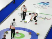 Olympia 2026: Deutscher Curler blutet an den Fingern nach bitterer Niederlage