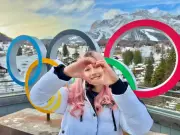 Olympia 2026: Münchnerin Lara Markthaler schreibt als pinker Paradiesvogel Ski-Geschichte für Südafrika