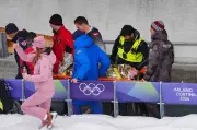 Olympia-Drama: Viererbob-Pilot Mandlbauer nach Sturz in Lindsey Vonns Klinik verlegt