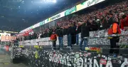 Polizeieinsatz mit Schlagstöcken vor Bayern-Block: Ultras boykottieren Klassiker