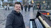 Rostocker Pianist Hans Howitz: Mit winterlichen Klängen Herzen erwärmen
