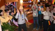 Silber-Emma feiert im Deutschen Haus: Von ruhiger Athletin zur Partykönigin bei Olympia