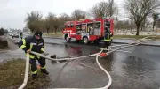 Tauwetter-Flut in Mecklenburgs Schweiz: Feuerwehr kämpft gegen Wassermassen in Remplin und Wendischhagen