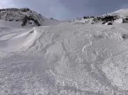 Tödliche Lawine in Tirol: Deutscher Skifahrer stirbt, Sohn schwer verletzt