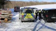 Tragödie in Kuchelmiß: 11-jähriger Junge stirbt bei Schlittenunfall am Auto