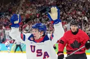 USA entreißen Kanada dank Torhüter Hellebuyck Olympia-Gold im Eishockey-Finale