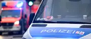 Wilder Polizeijagd in Berlin endet mit Unfall: Drei Verletzte nach Flucht ohne Führerschein