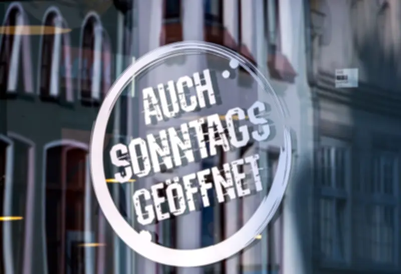 Gericht in Greifswald hinterfragt Sonntagsöffnung in MV-Tourismusorten