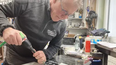 35 Jahre Steinmetzkunst in Güstrow: Tradition trifft auf moderne Technik