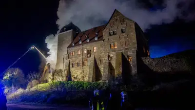 856 Jahre alte Runneburg in Flammen: Historisches Thüringer Schloss brennt