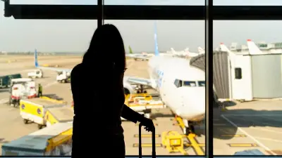 Autorin verteidigt Flugreisen trotz Klimawandel: „Reisen bildet und verbindet“