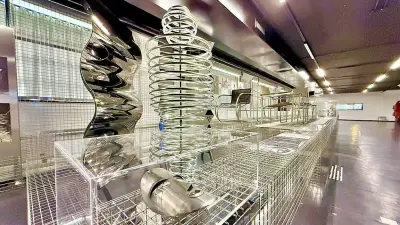 Bauhaus Dessau feiert 100 Jahre mit Ausstellungen über Materialien der Moderne