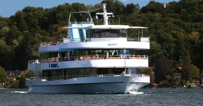 Bayerische Seenschifffahrt startet Saison mit neuen kulinarischen Erlebnisfahrten