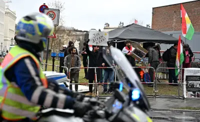 Berlin: Gegner und Befürworter demonstrieren während Besuch von Syriens Übergangspräsident