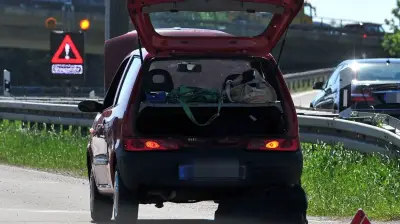Betrunkener Fahrer verliert Führerschein nach Motorbrand auf A24 bei Meyenburg