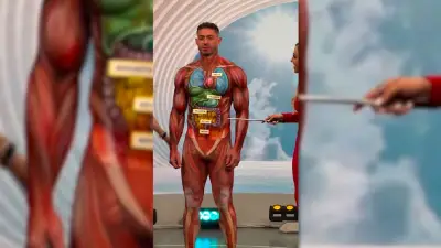 Biologieunterricht mal anders: Fitnessmodel Hayden Monteleone macht Schule