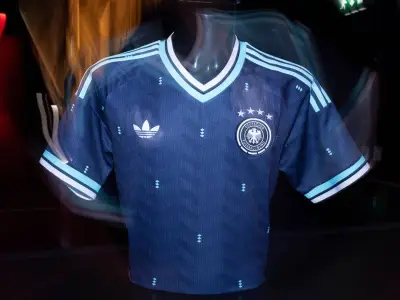 Blaues DFB-Auswärtstrikot spaltet Fans, wird aber zum Verkaufsschlager