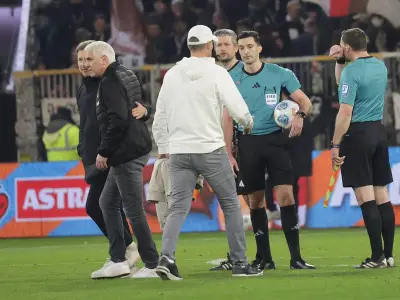 Blessin wütet über Schiedsrichter nach St. Pauli-Niederlage - entschuldigt sich später