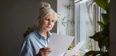 Bundesarbeitsgericht stärkt Arbeitnehmerrechte: Pauschale Freistellungsklauseln unwirksam