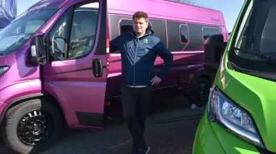 Caravan-Messe in Kremmin: Wohnmobil-Boom trotz Krise – Individualität und Preisnachlässe locken